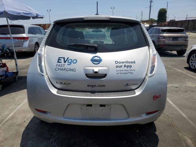  NISSAN LEAF 2016 Серебристый