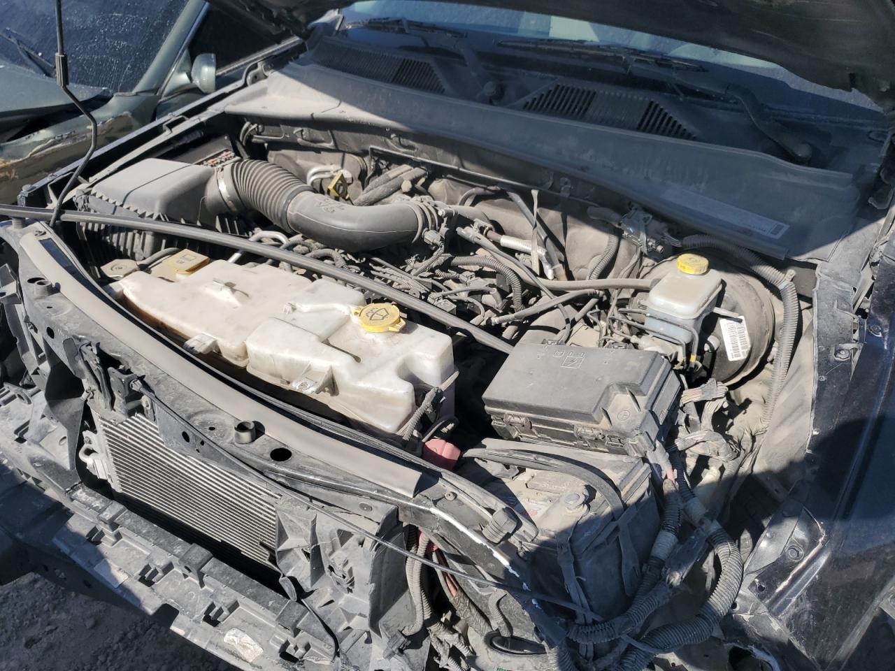 2009 Dodge Nitro - Image 12