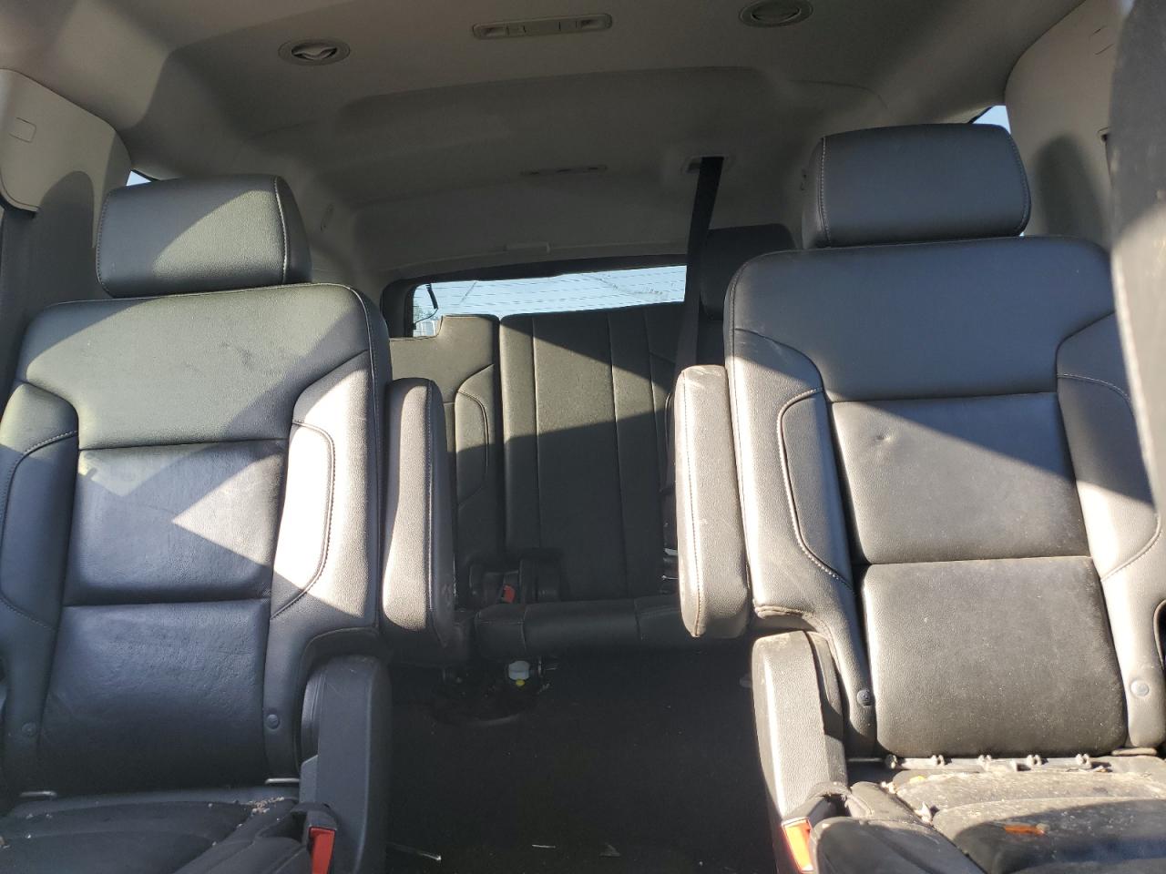 2019 Chevrolet Suburban K1500 Lt VIN: 1GNSKHKC0KR277049 Lot: 61737255