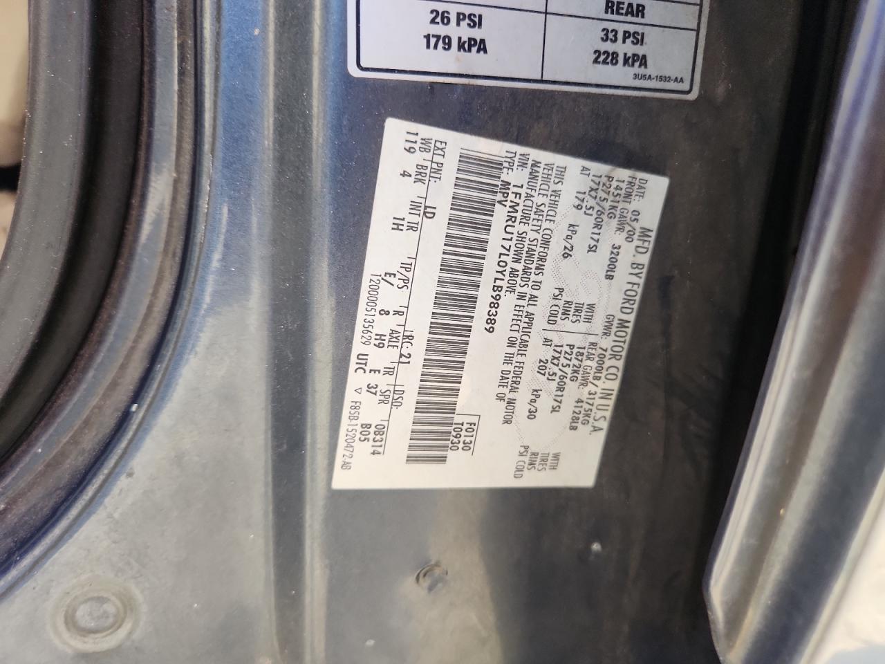 2000 Ford Expedition Eddie Bauer VIN: 1FMRU17L0YLB98389 Lot: 61328015