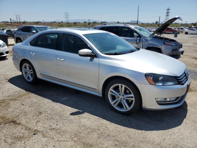 Sedans VOLKSWAGEN PASSAT 2014 Silver
