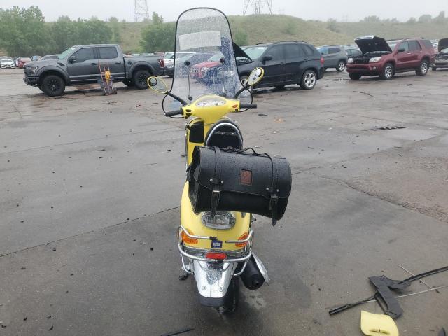 2001 VESPA C161C   