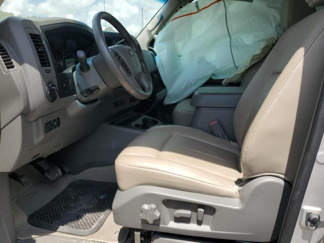  NISSAN NV 2018 Srebrny