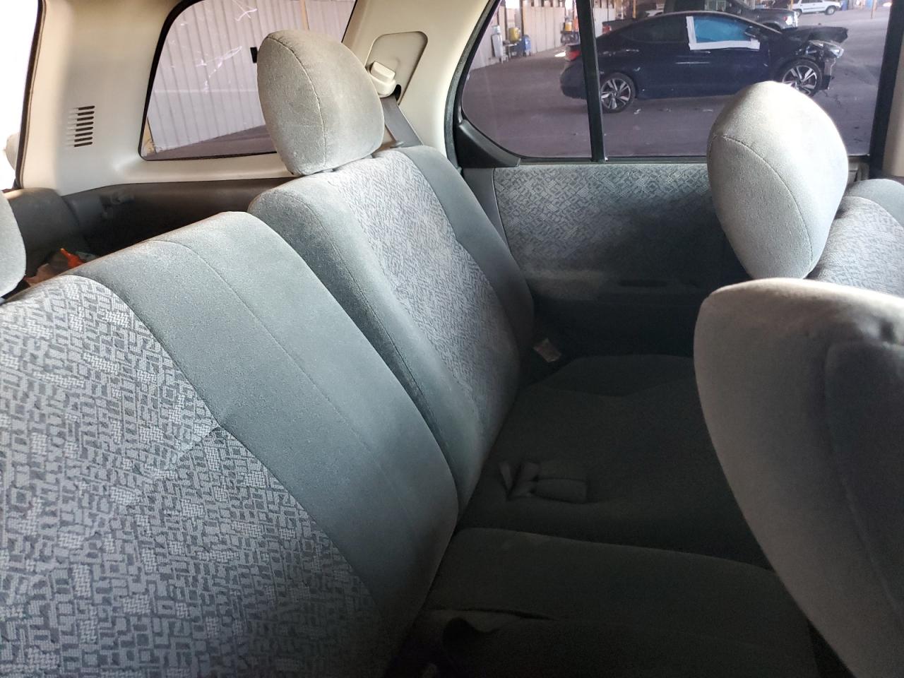 2000 Isuzu Rodeo S VIN: 4S2CK58W3Y4323965 Lot: 61189435