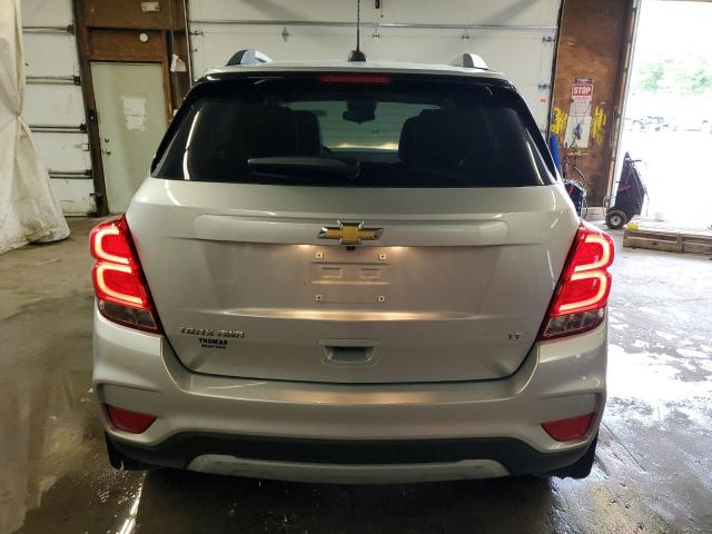  CHEVROLET TRAX 2017 Srebrny