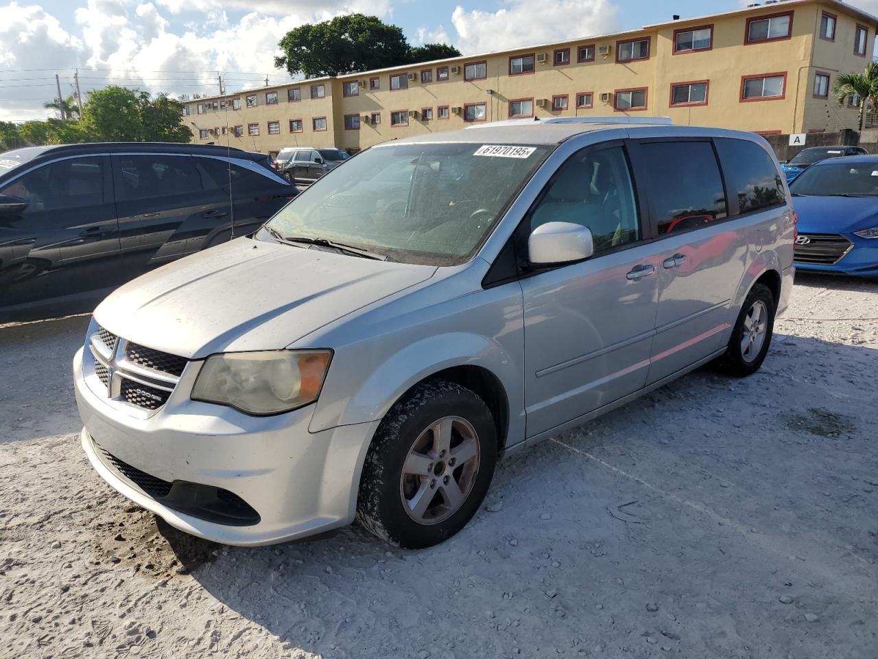 2011 Dodge Grand Caravan Mainstreet იყიდება Opa Locka-ში, FL - Minor Dent/Scratches