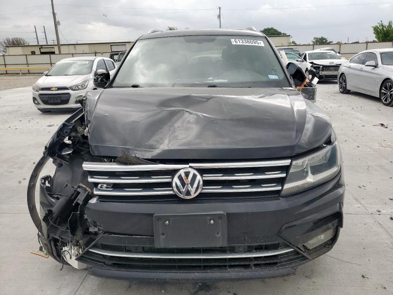  VOLKSWAGEN TIGUAN 2018 Черный
