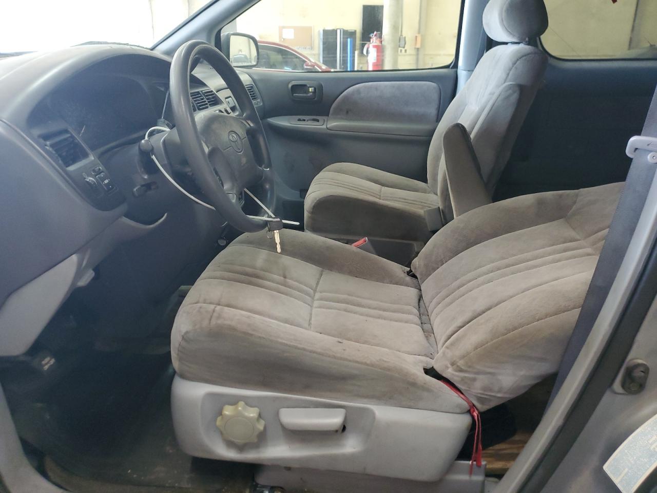 2000 Toyota Sienna Le VIN: 4T3ZF13C0YU291219 Lot: 62266815