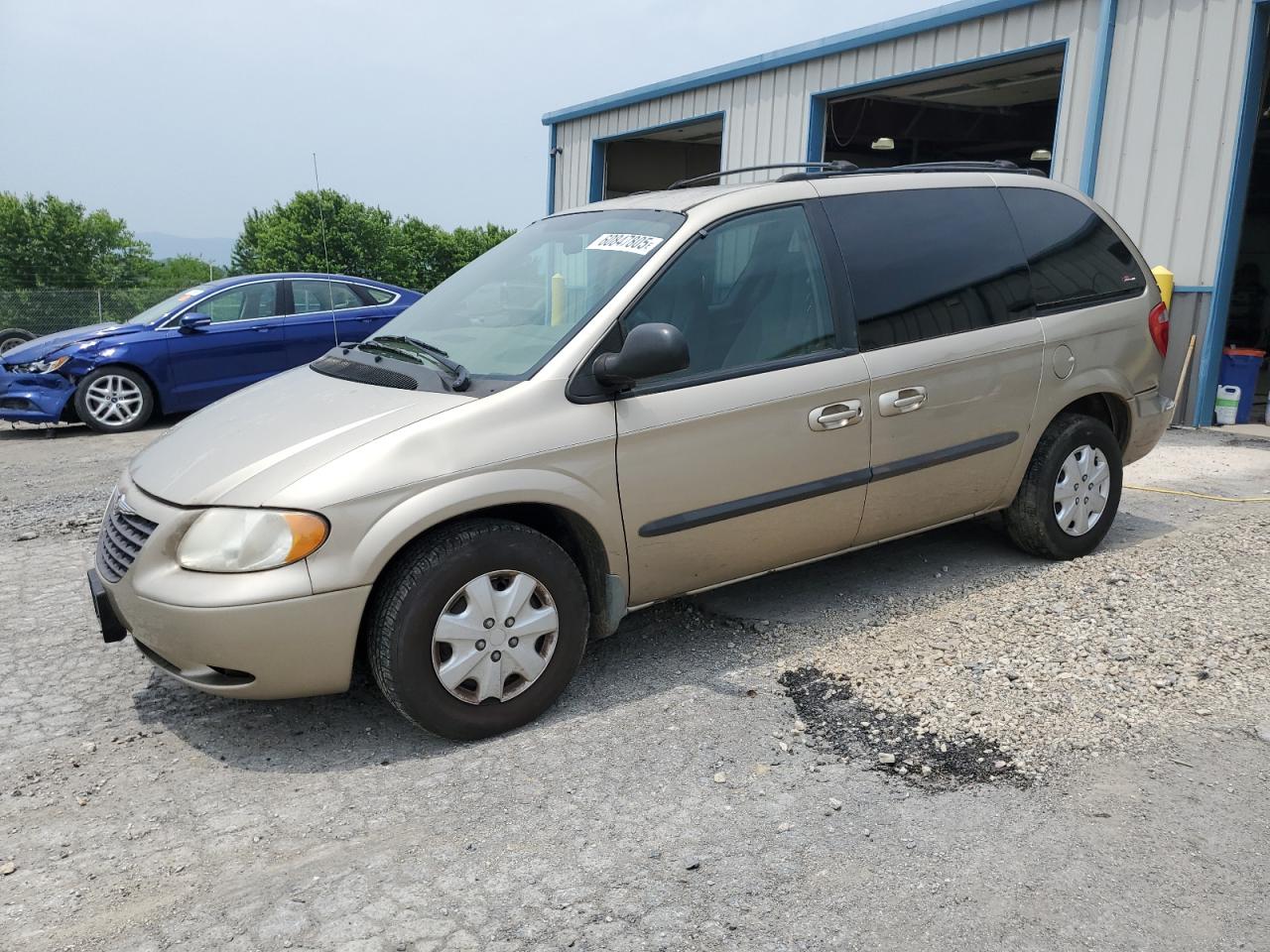 2003 Chrysler Voyager Lx for Sale in Chambersburg, PA - Rear End
