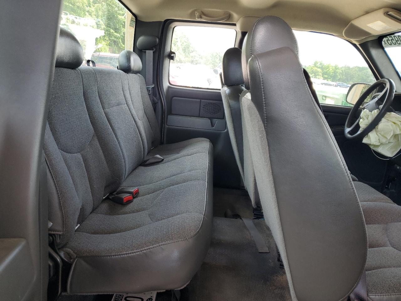 2005 GMC Sierra K2500 Heavy Duty VIN: 1GTHK29U75E287068 Lot: 60930955
