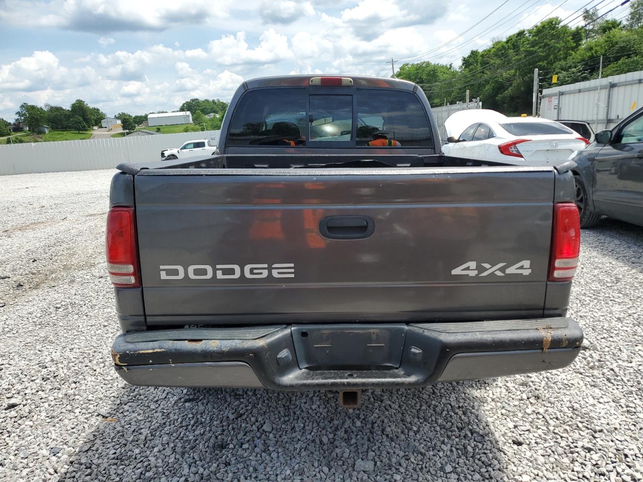 2002 Dodge Dakota Quad Sport VIN: 1B7HG38X22S570932 Lot: 60981405