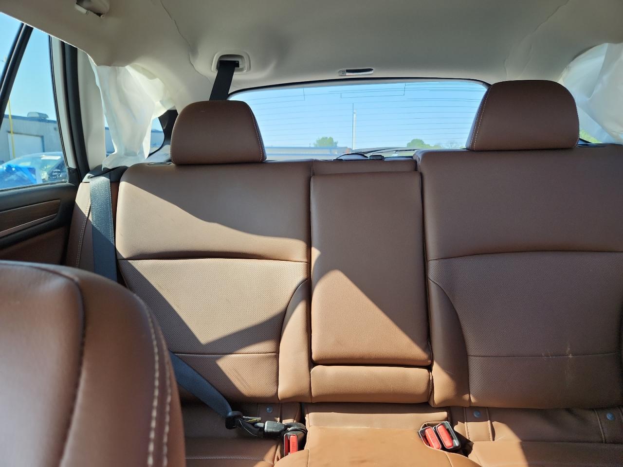 2018 Subaru Outback Touring VIN: 4S4BSETC1J3303497 Lot: 61995105