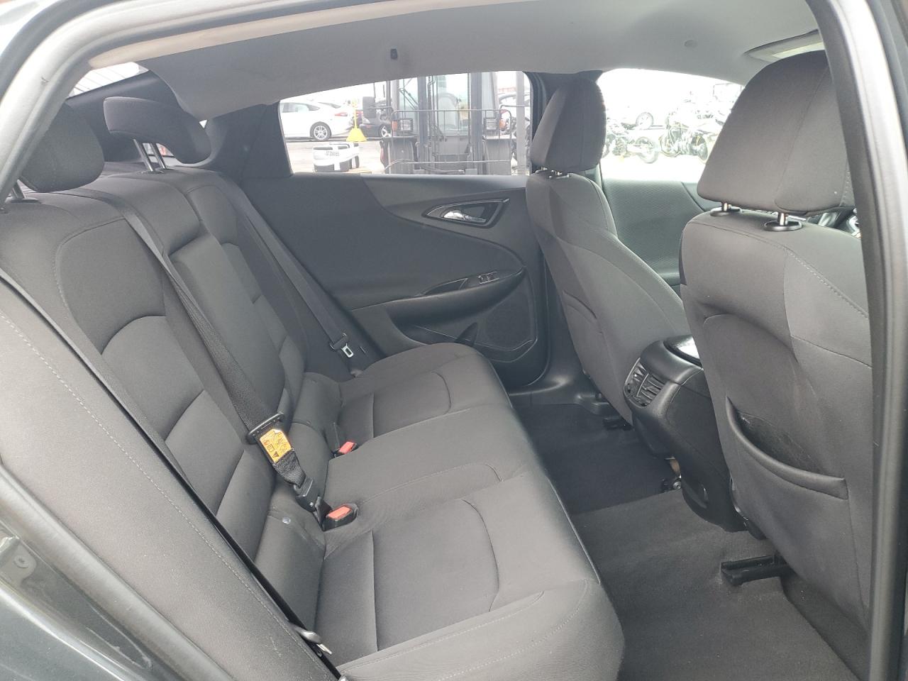 CHEVROLET MALIBU 2018 VIN 1G1ZD5ST7JF191035 фото 10