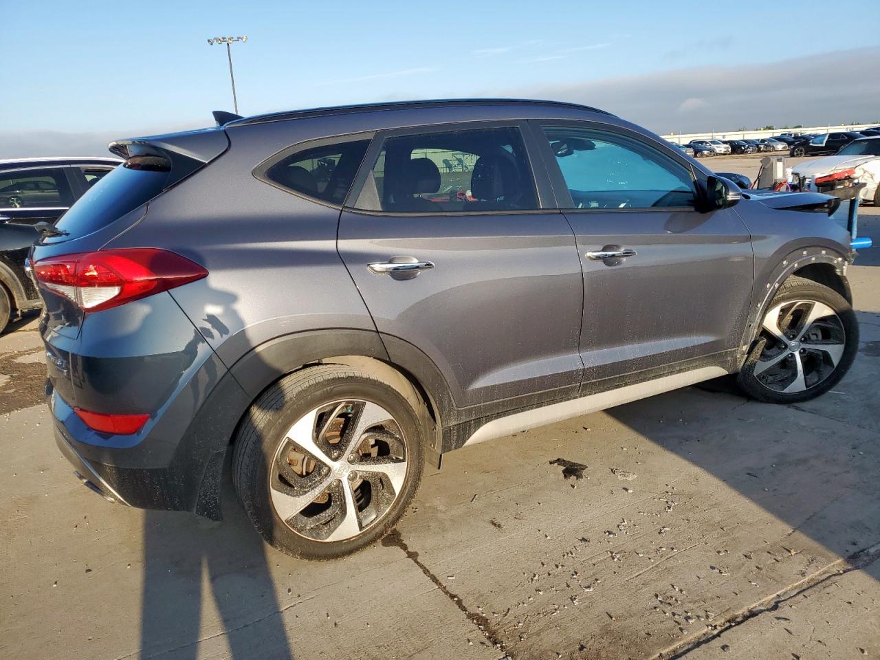 HYUNDAI TUCSON 2018 VIN KM8J3CA22JU829977 фото 3