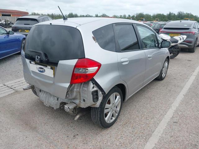 2013 HONDA JAZZ ES +