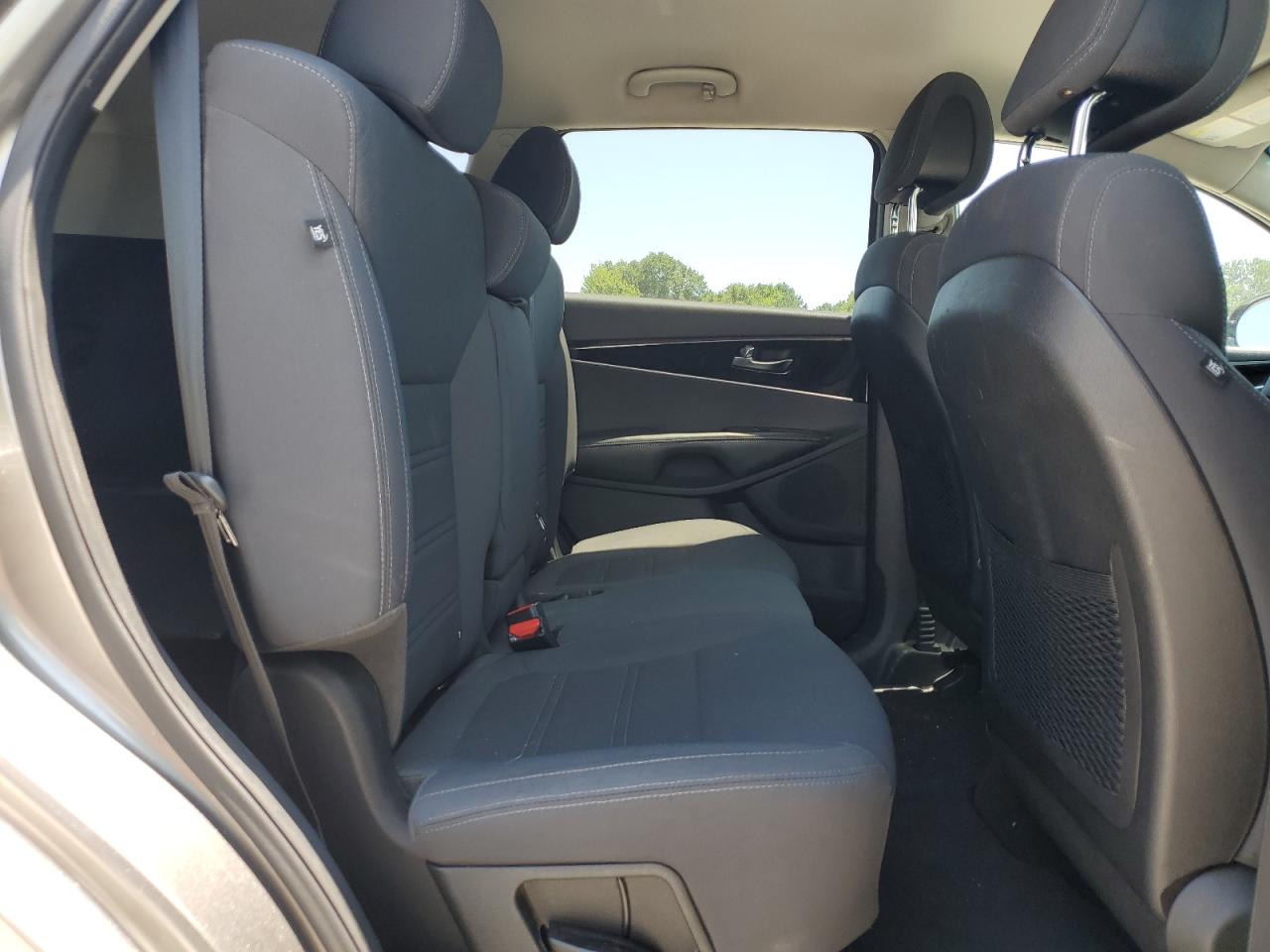 KIA SORENTO 2016 VIN 5XYPG4A34GG089277 photo 11