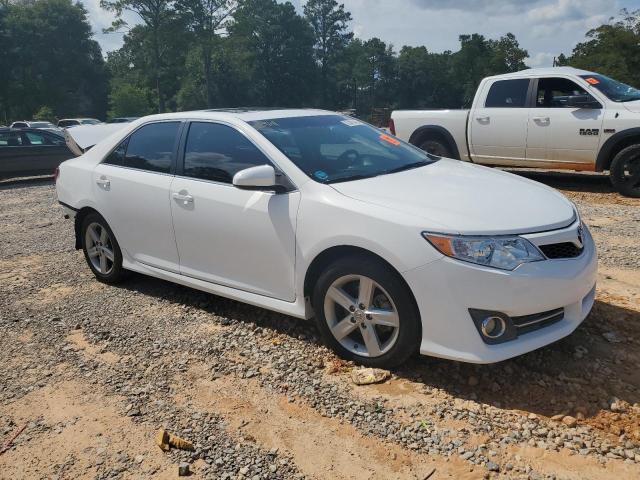  TOYOTA CAMRY 2014 Белы