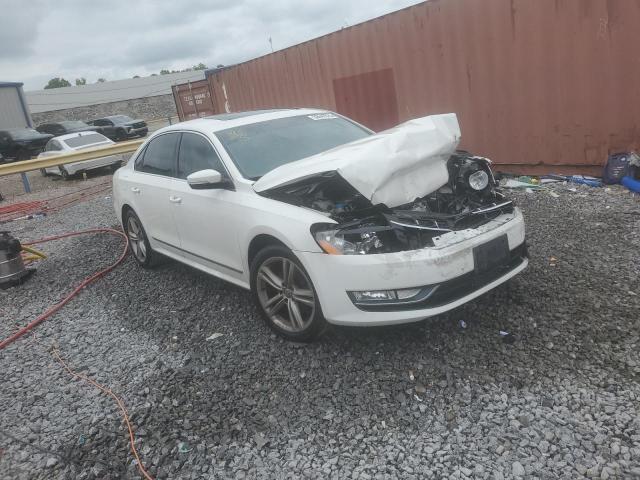 VOLKSWAGEN PASSAT 2015 Білий