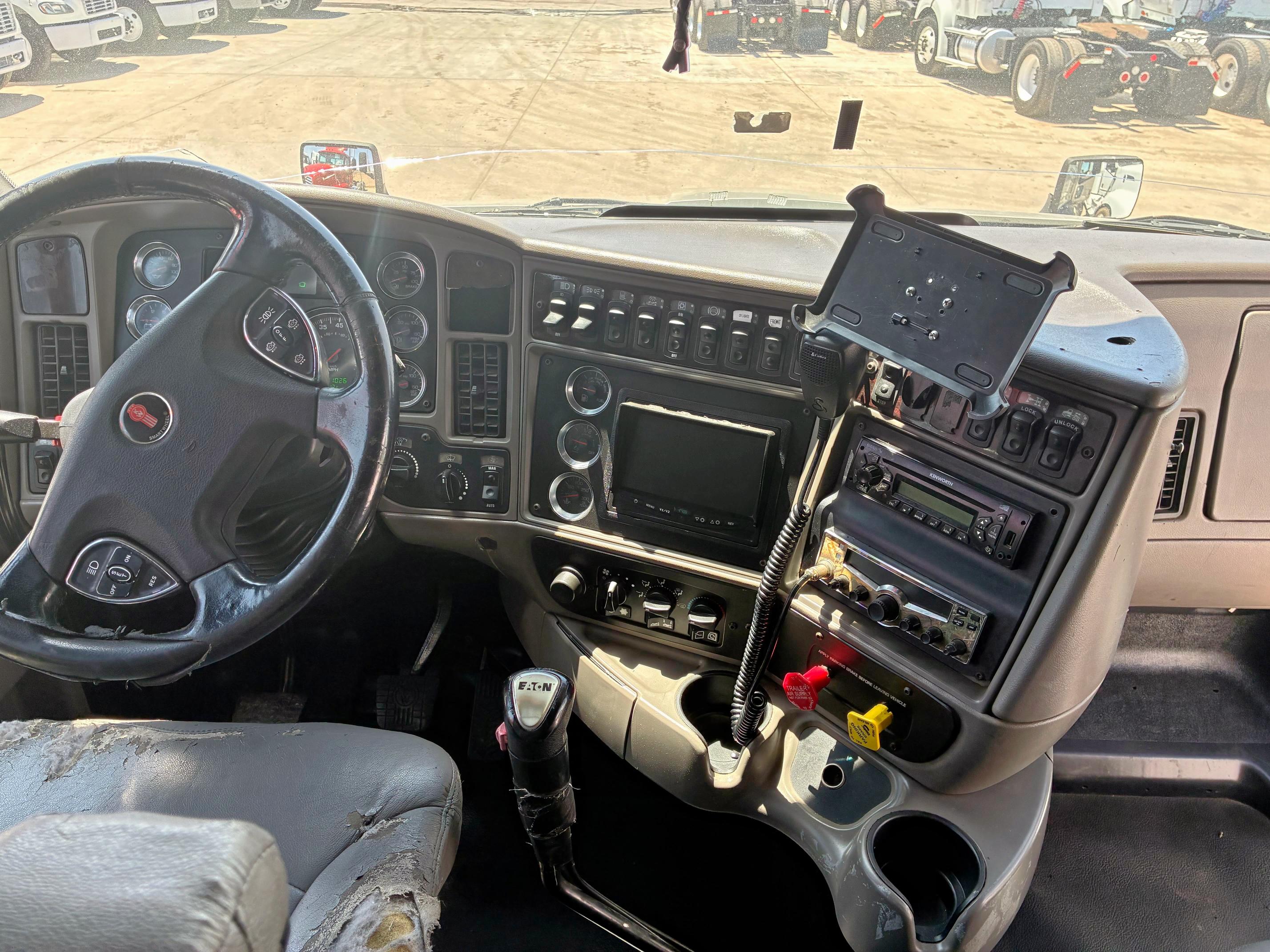 2012 KENWORTH CONSTRUCTION T700  