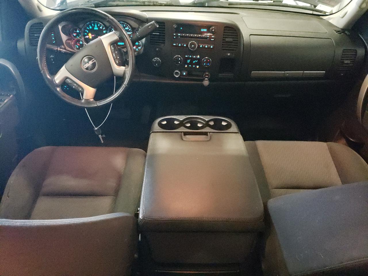 GMC SIERRA 2010 VIN 3GTRKVE35AG261526 photo 8