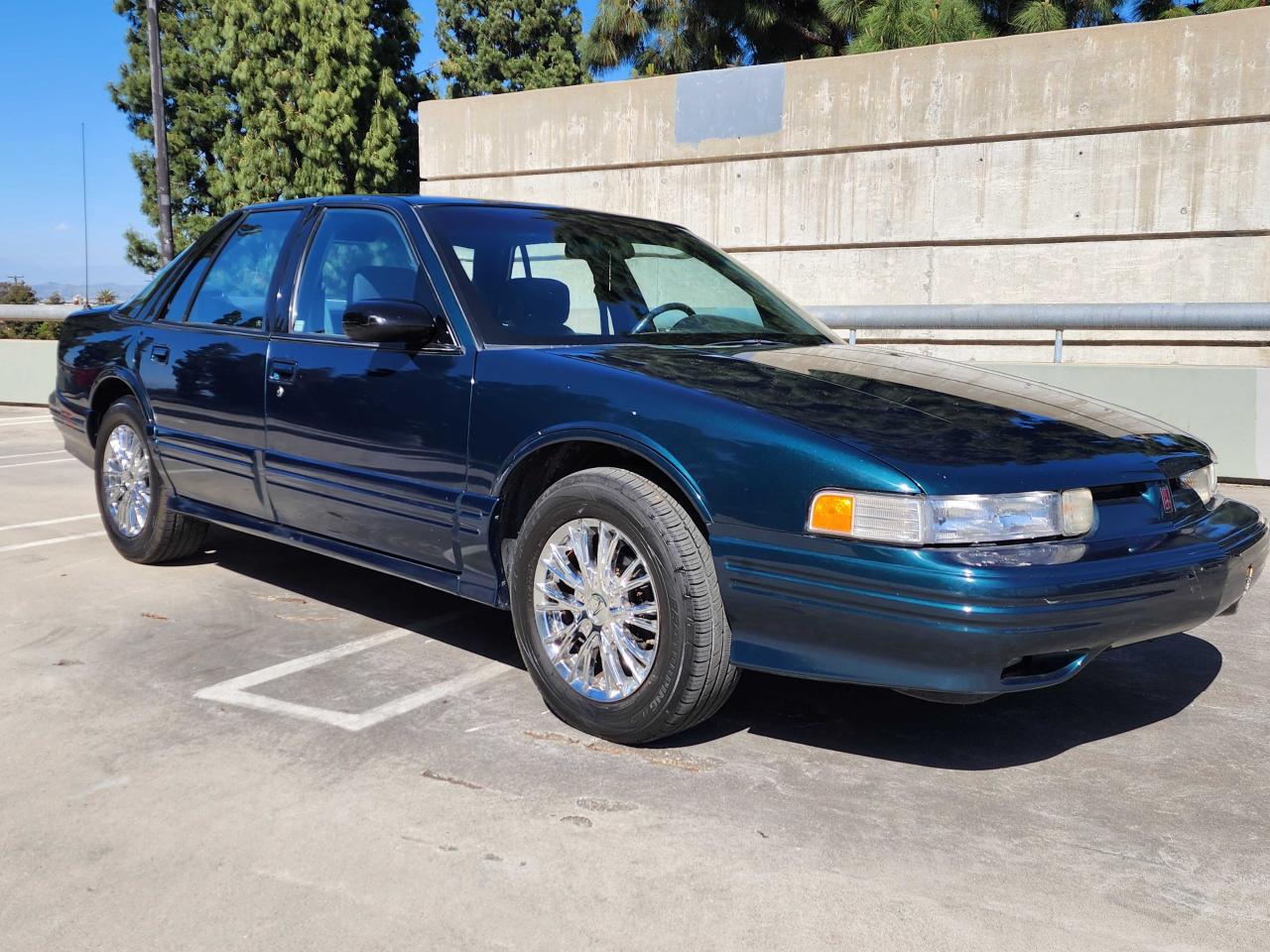 1995 Oldsmobile Cutlass Supreme Sl for Sale in Los Angeles, CA - Normal Wear