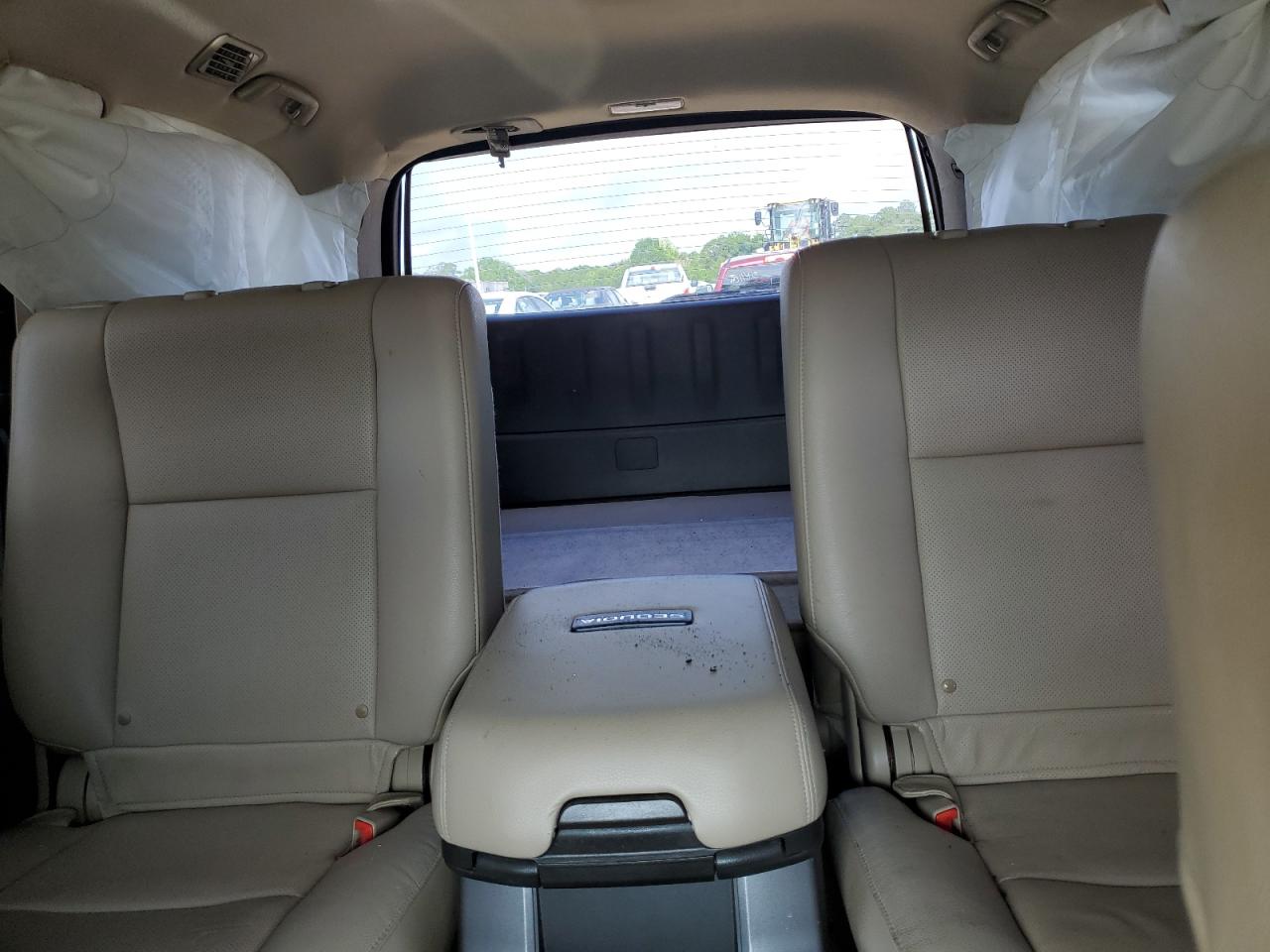 2011 Toyota Sequoia Platinum VIN: 5TDYY5G11BS033323 Lot: 60471735