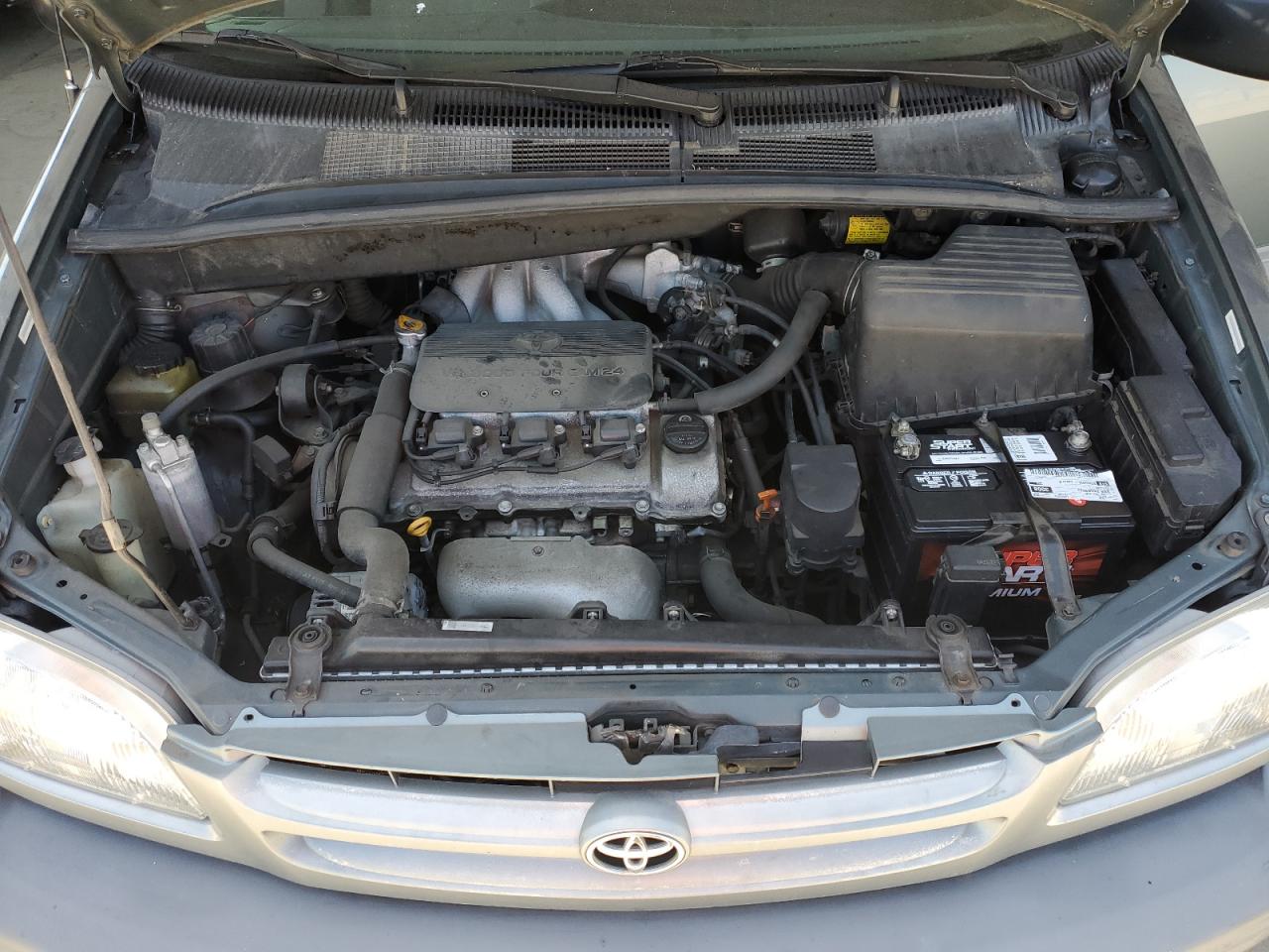 1998 Toyota Sienna Le VIN: 4T3ZF13CXWU052161 Lot: 62871745