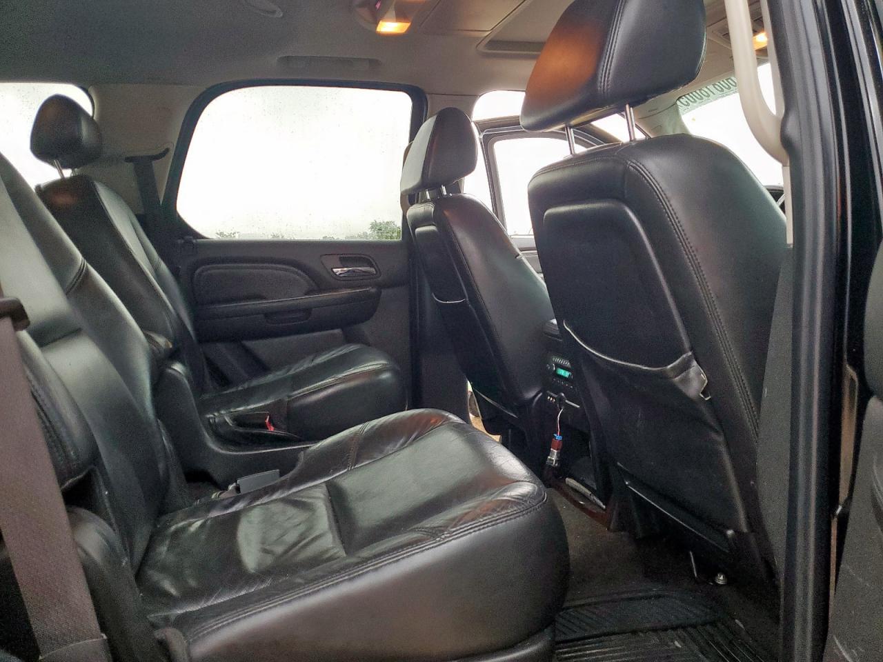 2008 Cadillac Escalade Luxury VIN: 1GYEC63808R233010 Lot: 60818005