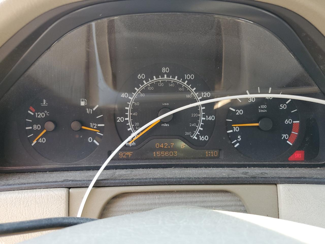 1999 Mercedes-Benz E 320 VIN: WDBJH65FXXA869835 Lot: 62426055