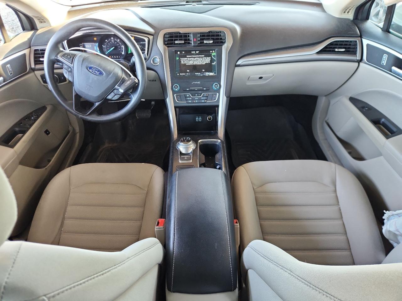 3FA6P0LU6KR137828 2019 Ford Fusion Se