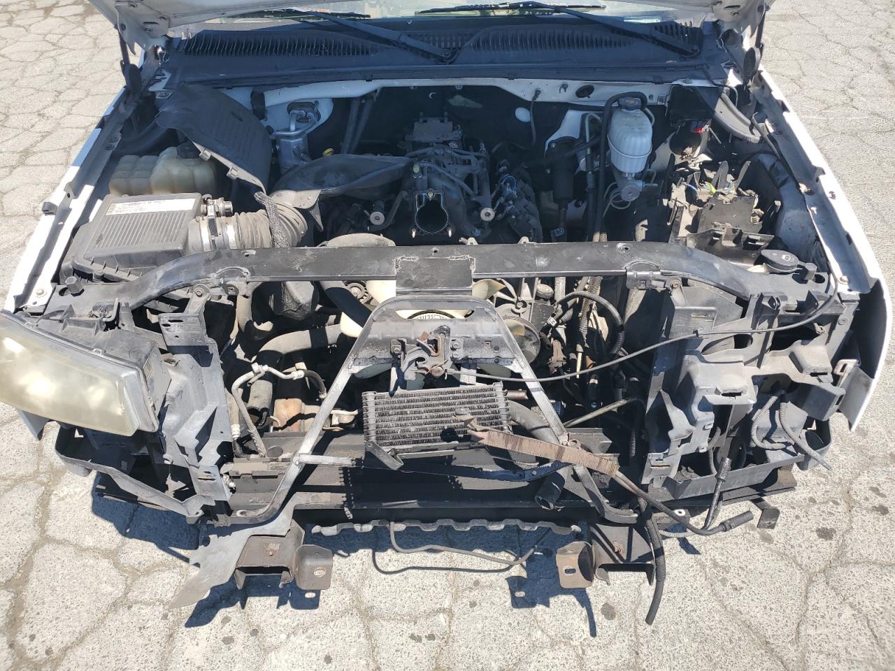 CHEVROLET ALL Models 2004 VIN 1GCHC29U64E303823 фото 11