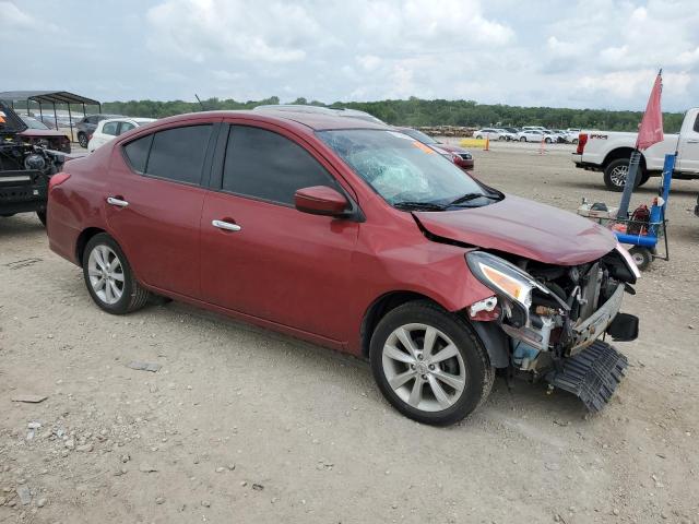  NISSAN VERSA 2017 Красный