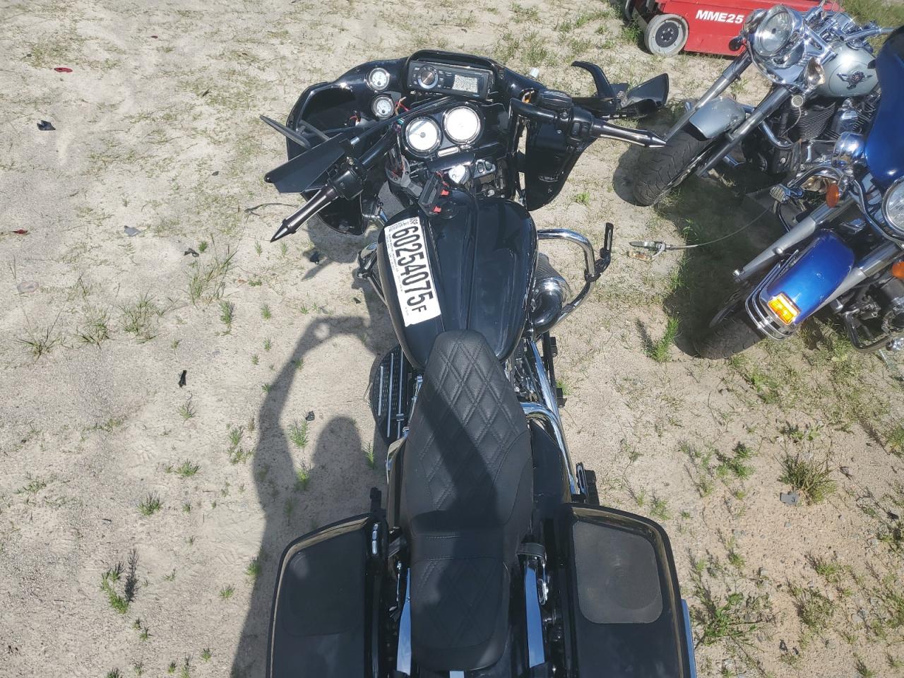 2013 Harley-Davidson Fltrx Road Glide Custom VIN: 1HD1KHM17DB695179 Lot: 60254075