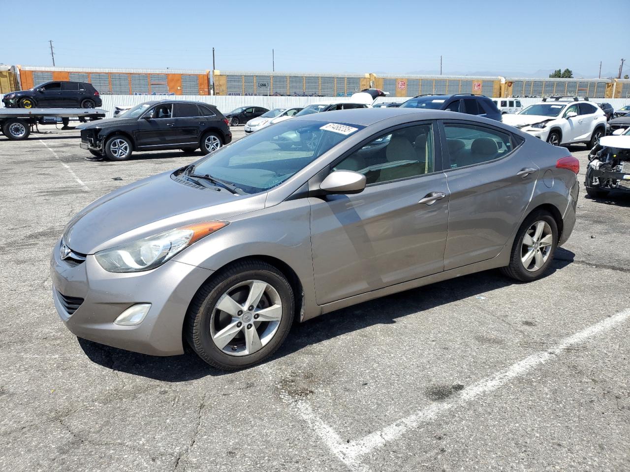 2012 Hyundai Elantra Gls იყიდება Van Nuys-ში, CA - Vandalism