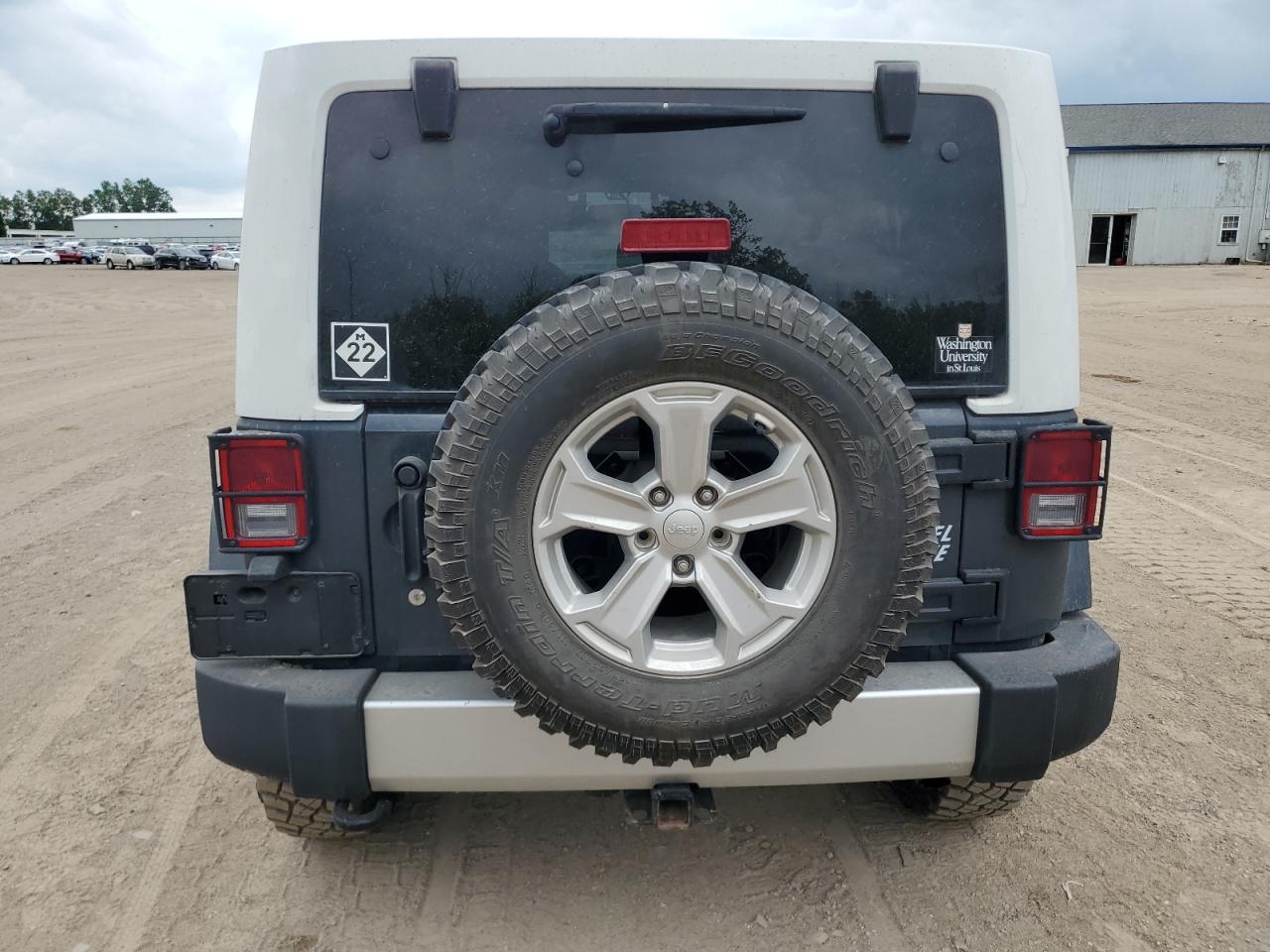 2017 Jeep Wrangler Unlimited Sahara VIN: 1C4HJWEG8HL640282 Lot: 61607615