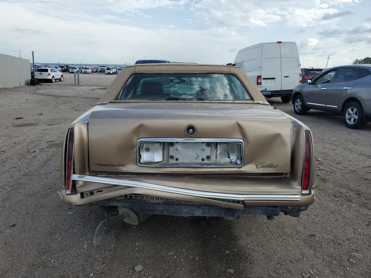 1998 Cadillac Deville VIN: 1G6KD54Y2WU710242 Lot: 61771435