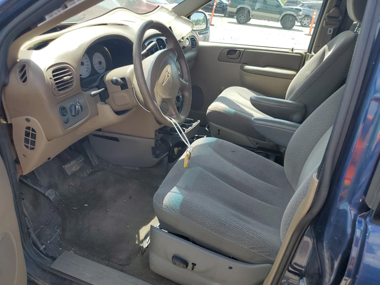 2001 Chrysler Voyager VIN: 1C4GJ25B61B121297 Lot: 61754425
