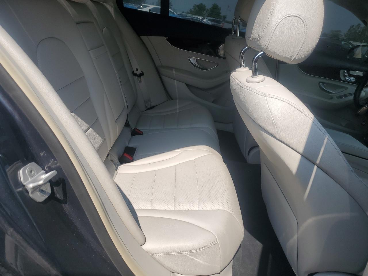 2015 Mercedes-Benz C 300 4Matic VIN: 55SWF4KB6FU068410 Lot: 60426435