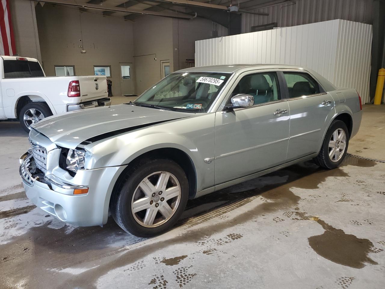 2005 Chrysler 300C for Sale in West Mifflin, PA - Front End