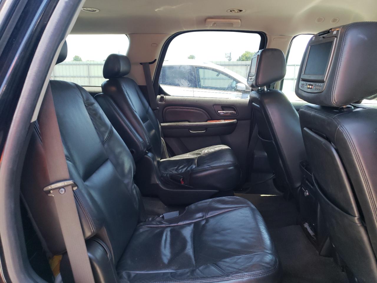 2010 Cadillac Escalade VIN: 1GYUCAEF2AR197286 Lot: 61454275