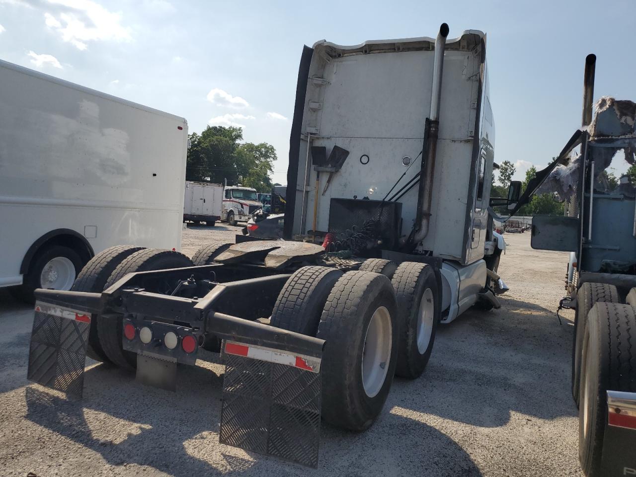 KENWORTH All Models 2016 VIN 1XKYDP9X2GJ496301 фото 4