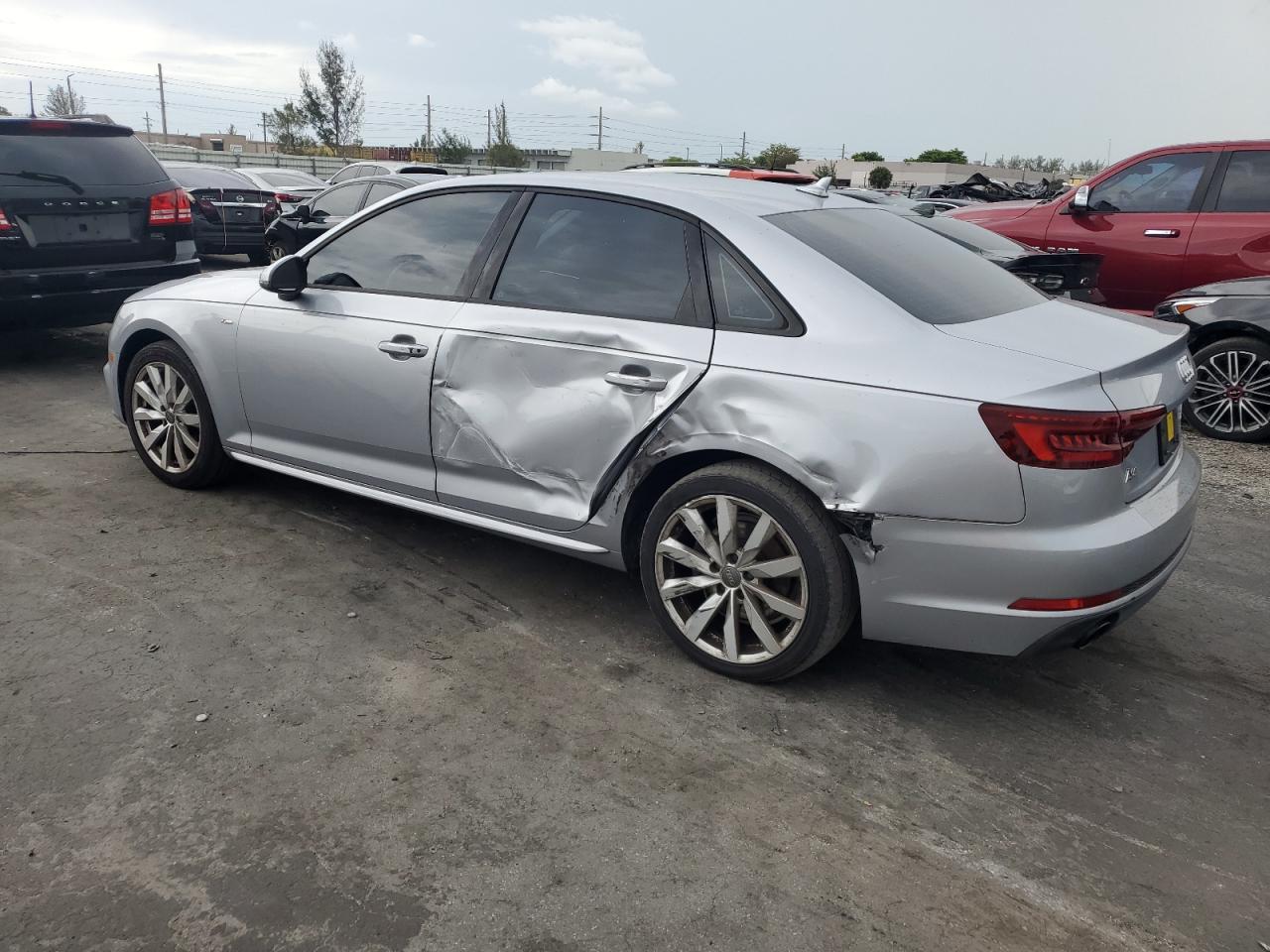 AUDI A4 2018 VIN WAUKMAF45JA084922 zdjęcie 2