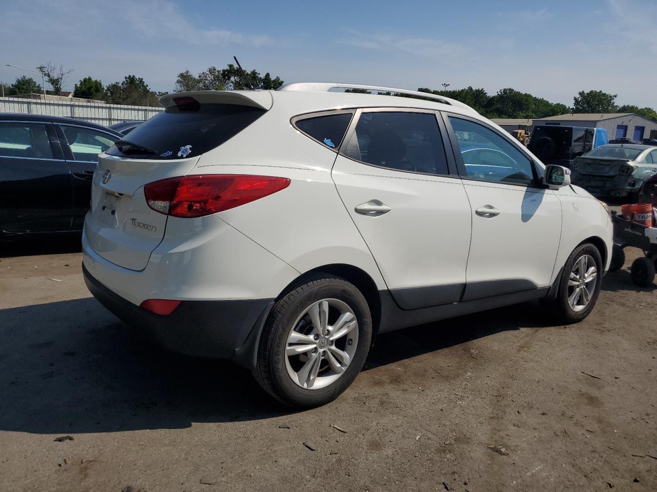 HYUNDAI TUCSON 2013 VIN KM8JU3AC0DU652016 фото 3