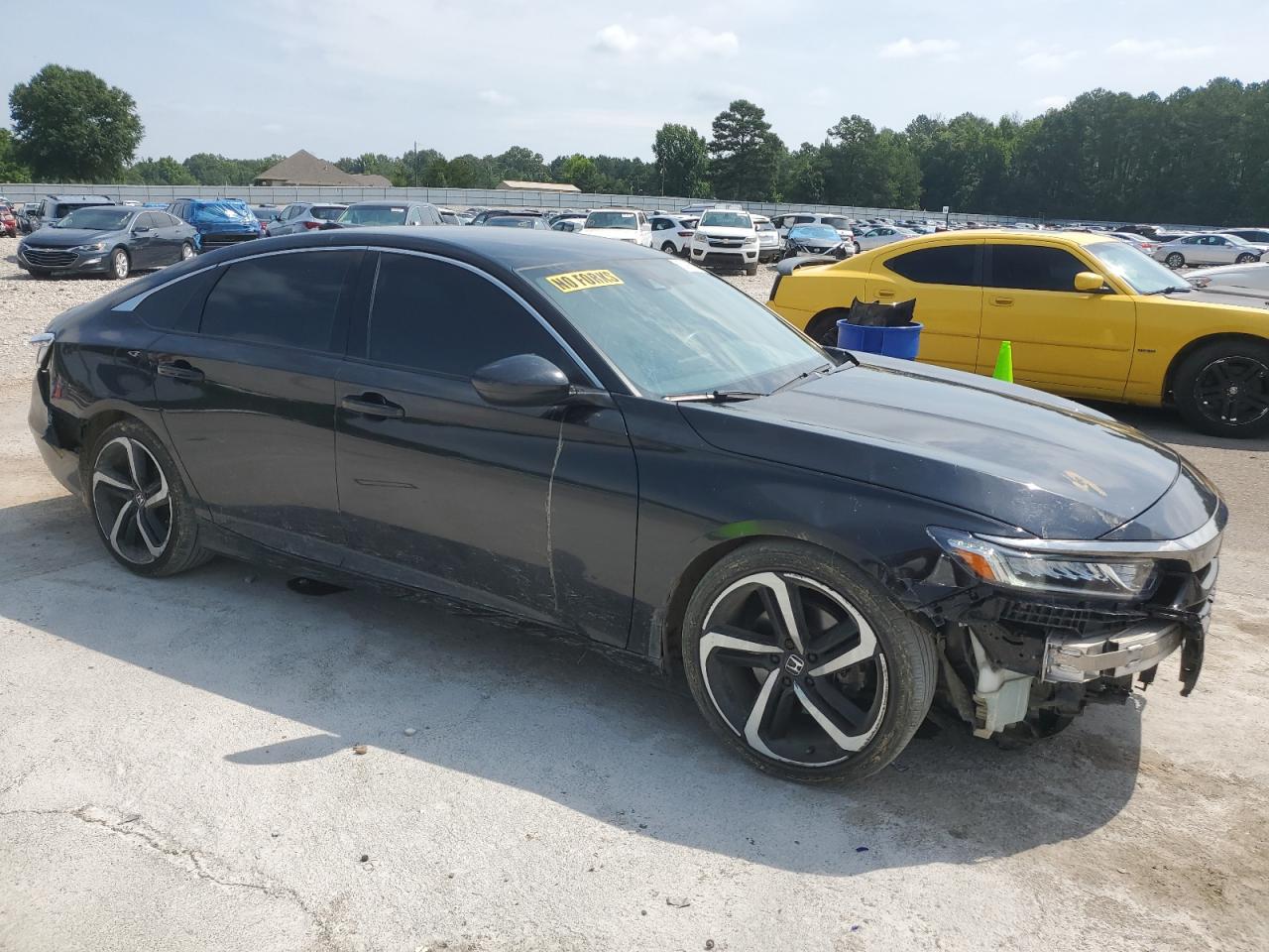 HONDA ACCORD 2019 VIN 1HGCV1F3XKA040963 photo 4
