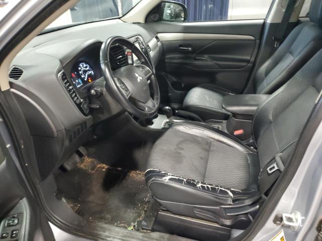  MITSUBISHI OUTLANDER 2015 Серебристый