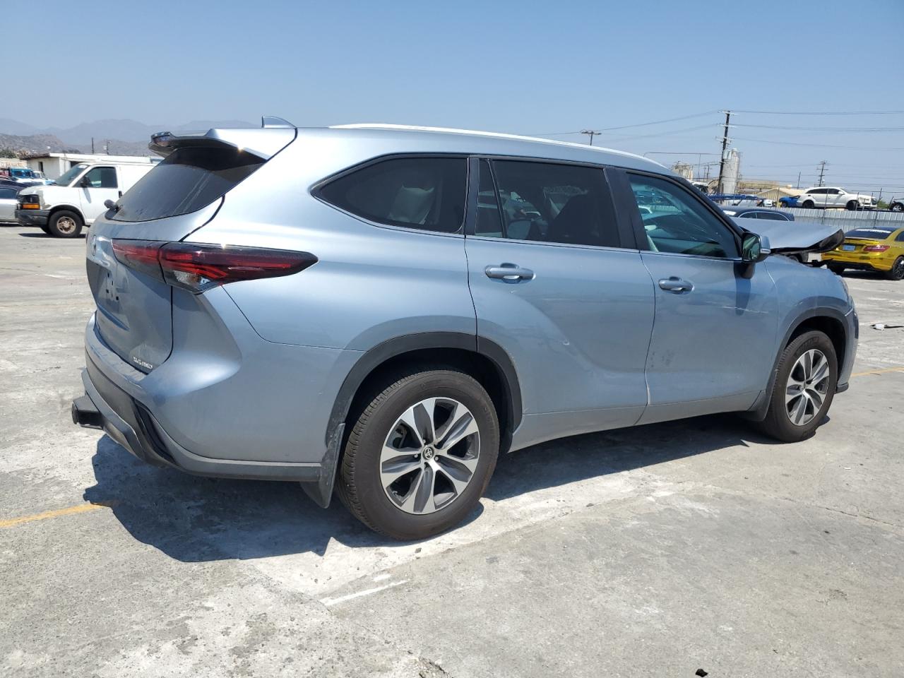 TOYOTA HIGHLANDER 2024 VIN 5TDKDRBH8RS567605 zdjęcie 3