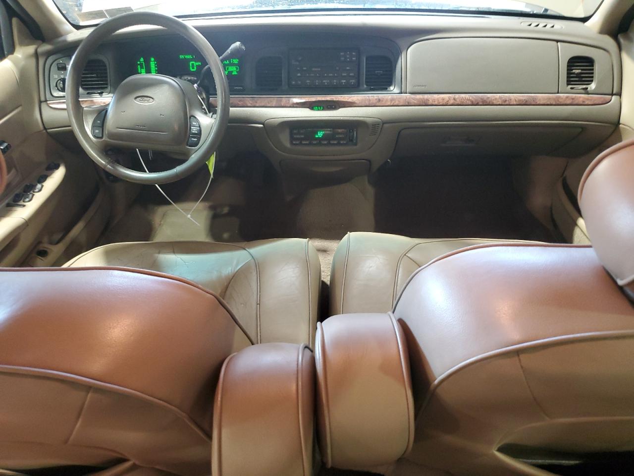 2000 Ford Crown Victoria Lx VIN: 2FAFP74W3YX211676 Lot: 62154725