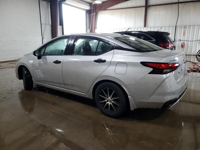  NISSAN VERSA 2021 Srebrny