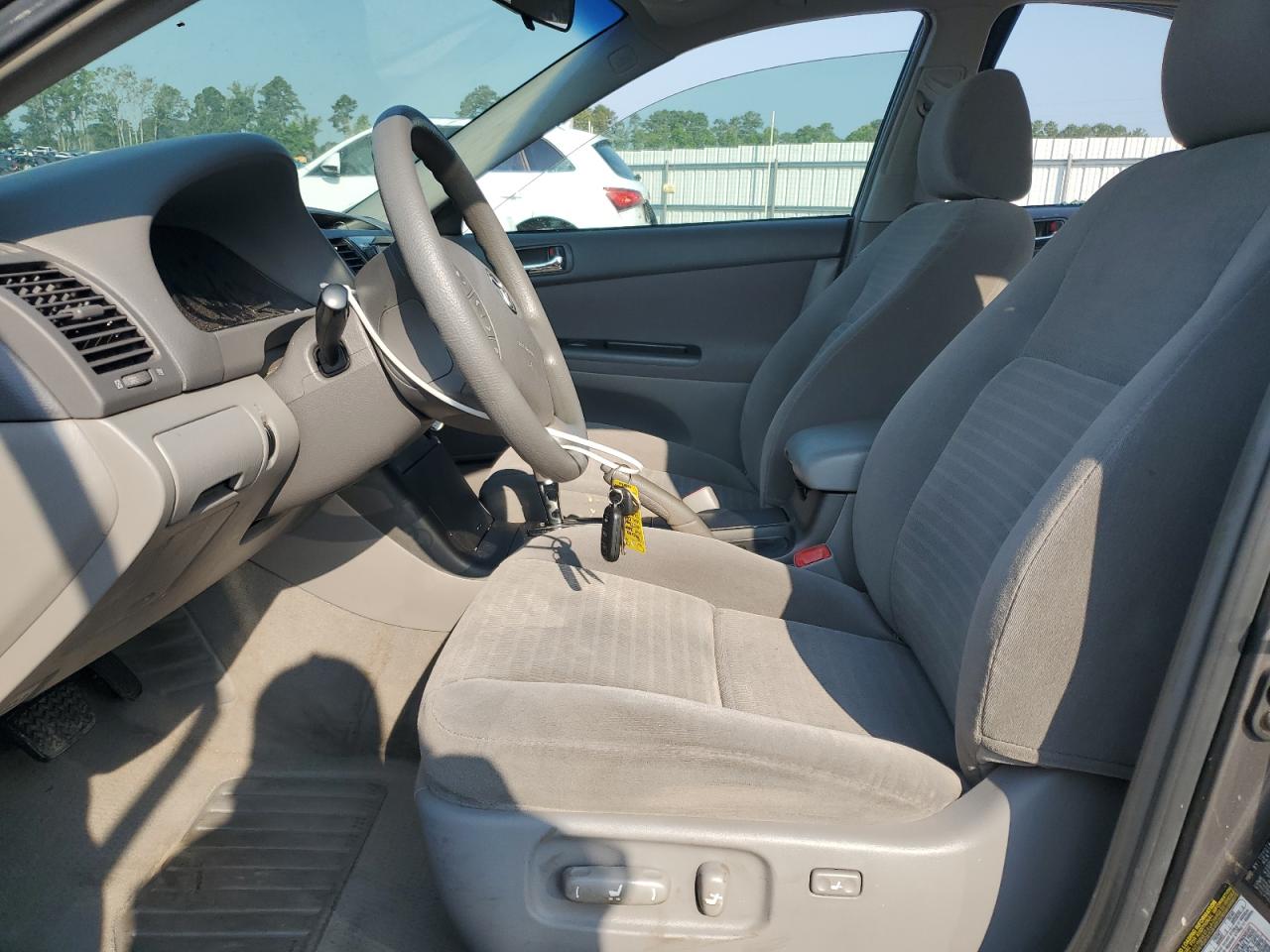 2005 Toyota Camry Le VIN: 4T1BE30K35U990103 Lot: 62395035