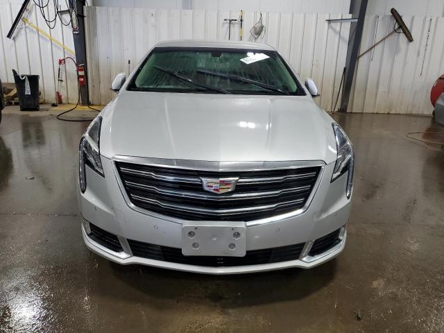  CADILLAC XTS 2018 Srebrny